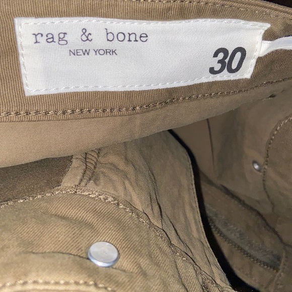 Rag & Bone/JEAN Buckley Chinos size 30 in the color Olive - Picture 10 of 11